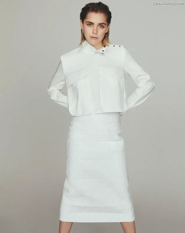 Kiernan Shipka photo 11 of 2601