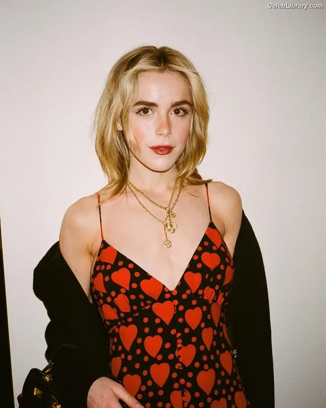 Kiernan Shipka photo 4 of 2601