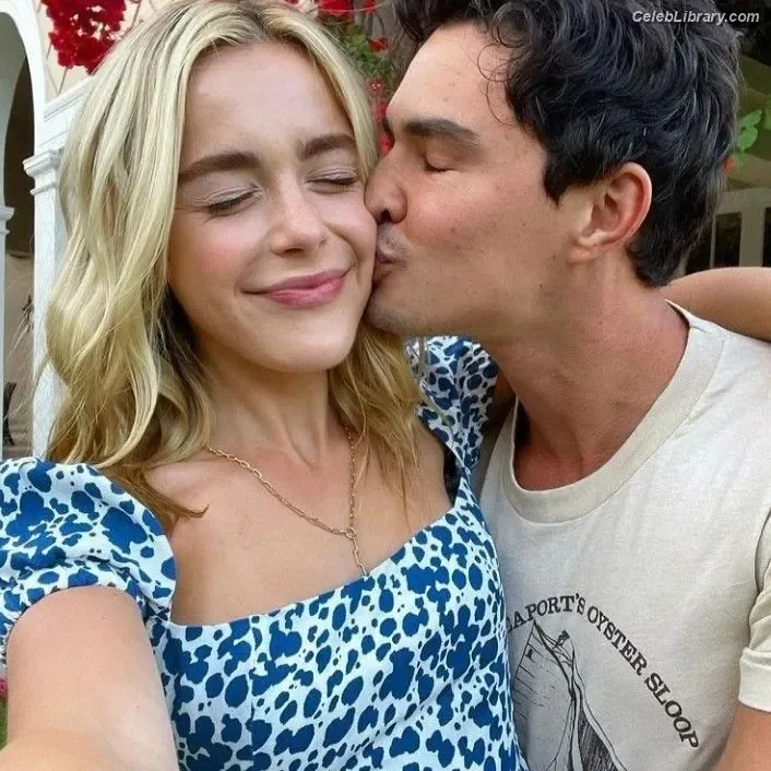 Kiernan Shipka photo 16 of 2601