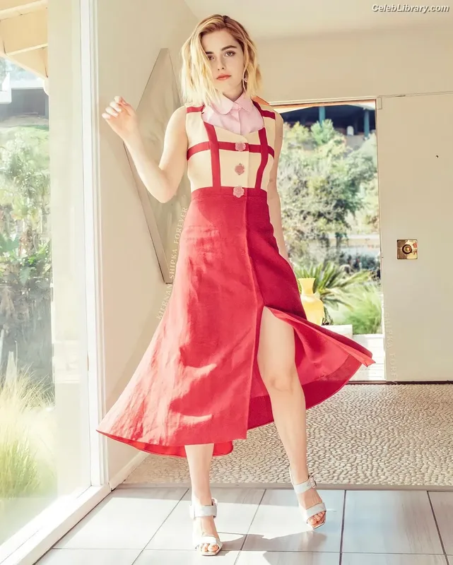Kiernan Shipka photo 19 of 2601