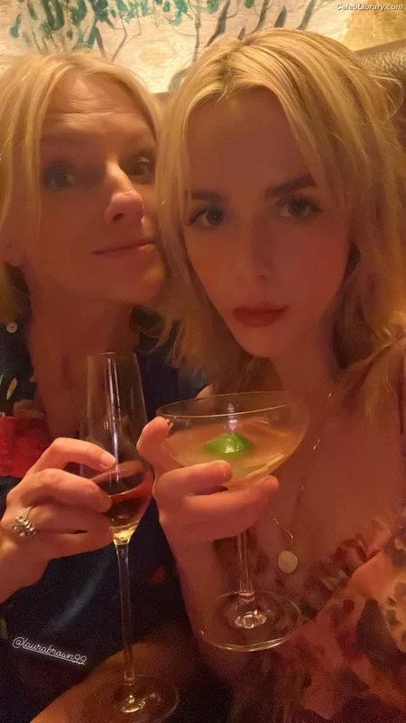 Kiernan Shipka photo 10 of 2601