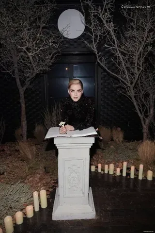 Kiernan Shipka photo 10 of 2601
