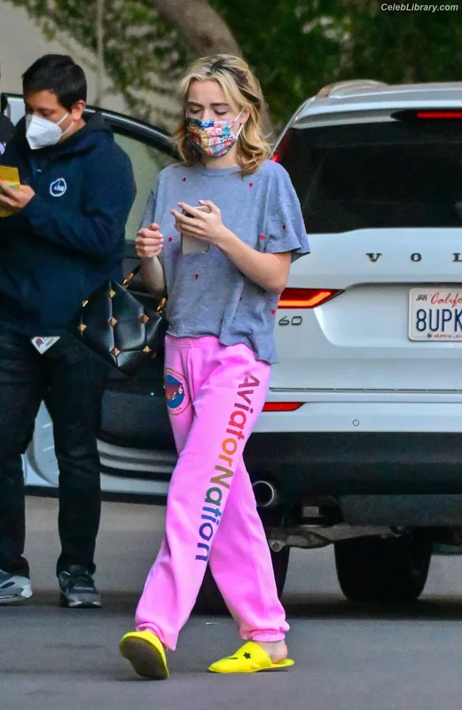 Kiernan Shipka photo 21 of 2601