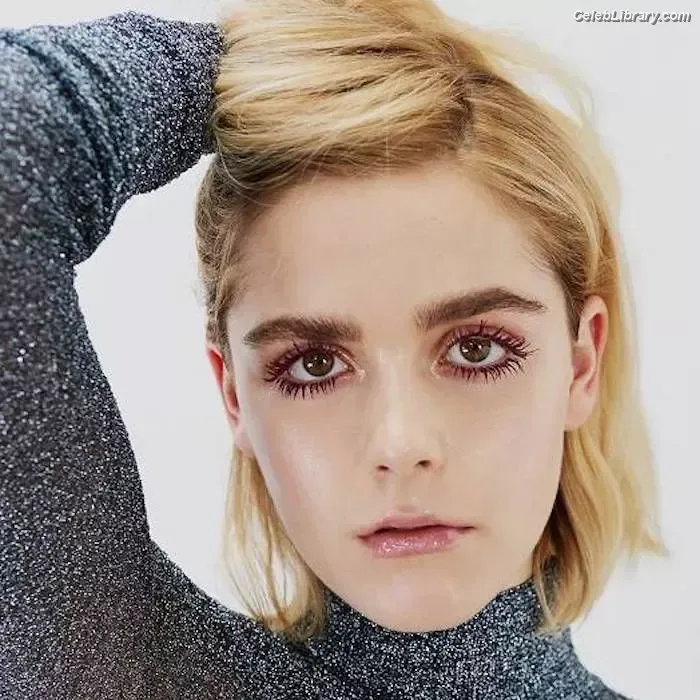 Kiernan Shipka photo 2 of 2601