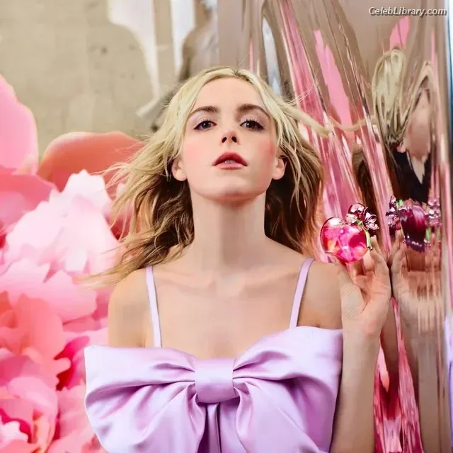 Kiernan Shipka photo 9 of 2601