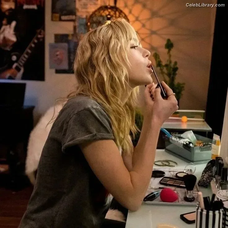 Kiernan Shipka photo 10 of 2601