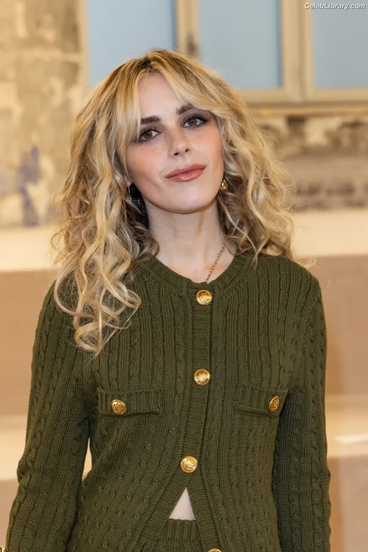 Kiernan Shipka photo 18 of 2601