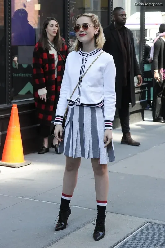 Kiernan Shipka photo 19 of 2601