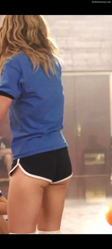 Kiernan Shipka photo 20 of 2601