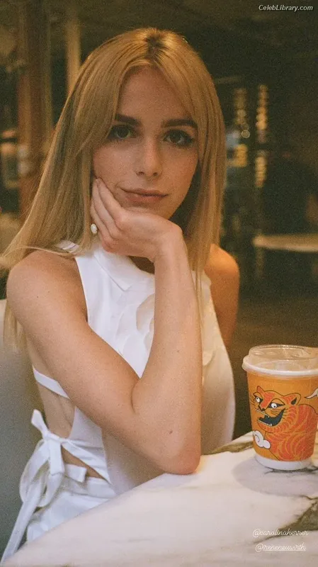 Kiernan Shipka photo 24 of 2601