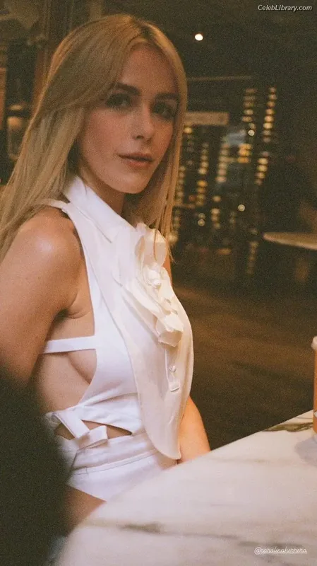 Kiernan Shipka photo 1 of 2601
