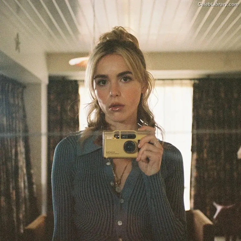Kiernan Shipka photo 8 of 2601