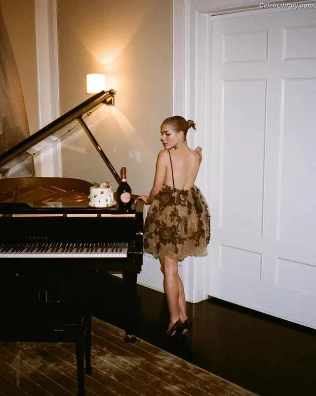Kiernan Shipka photo 11 of 2601