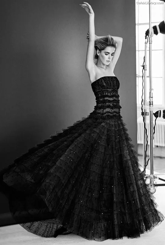 Kiernan Shipka photo 21 of 2601