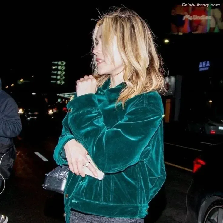 Kiernan Shipka photo 11 of 2601