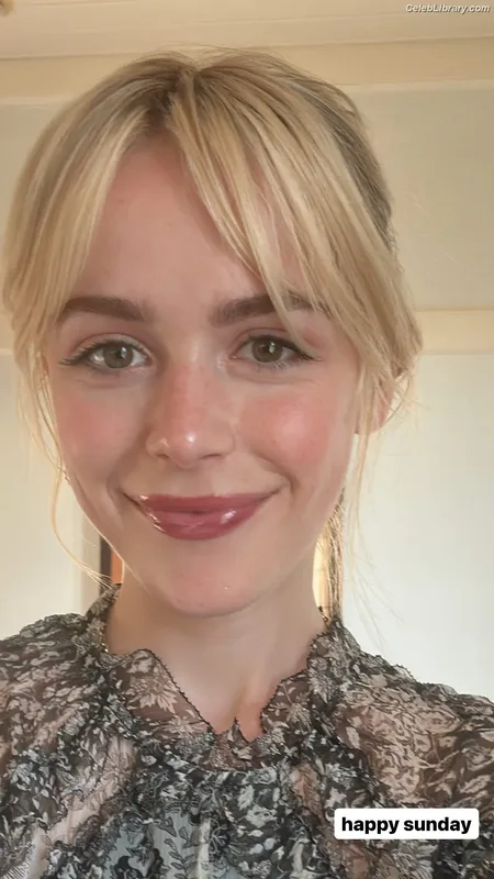 Kiernan Shipka photo 23 of 2601