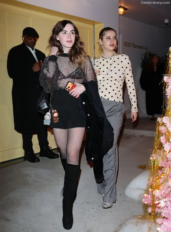 Kiernan Shipka photo 12 of 2601