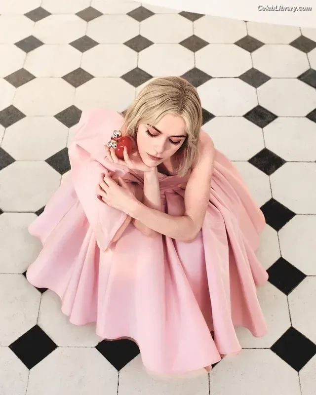 Kiernan Shipka photo 15 of 2601
