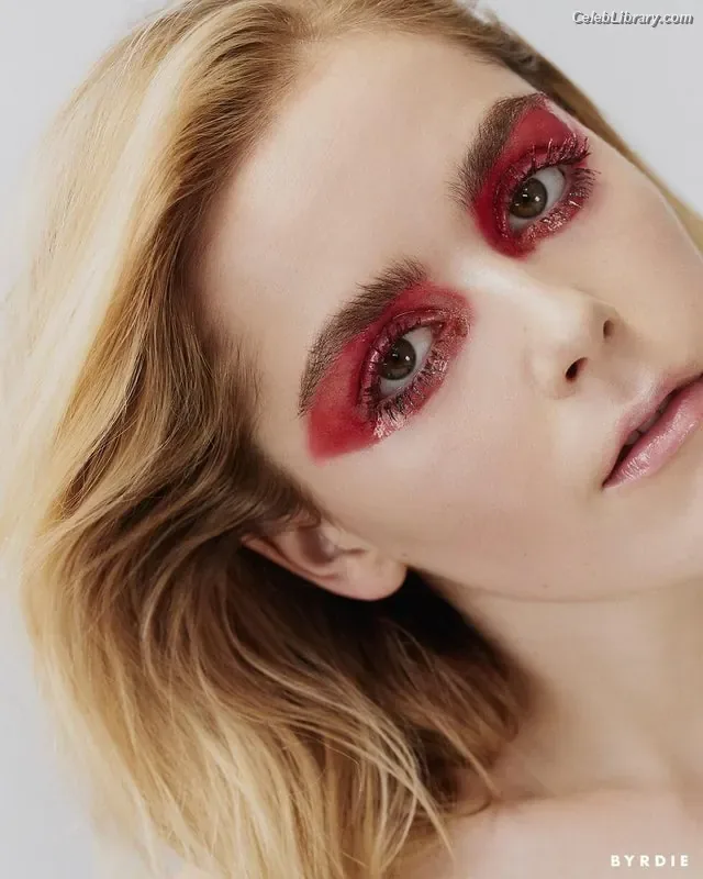 Kiernan Shipka photo 17 of 2601