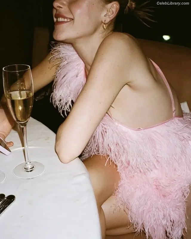 Kiernan Shipka photo 18 of 2601