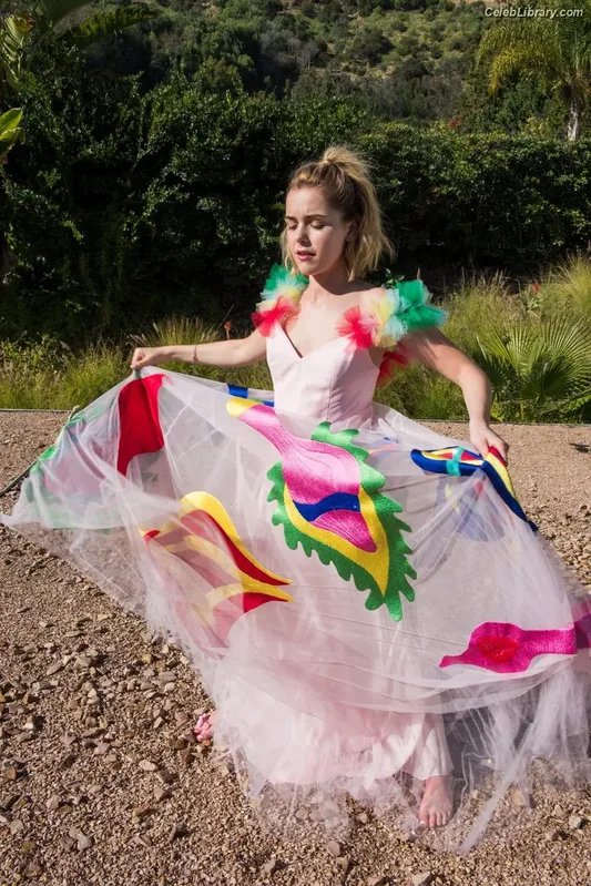 Kiernan Shipka photo 7 of 2601