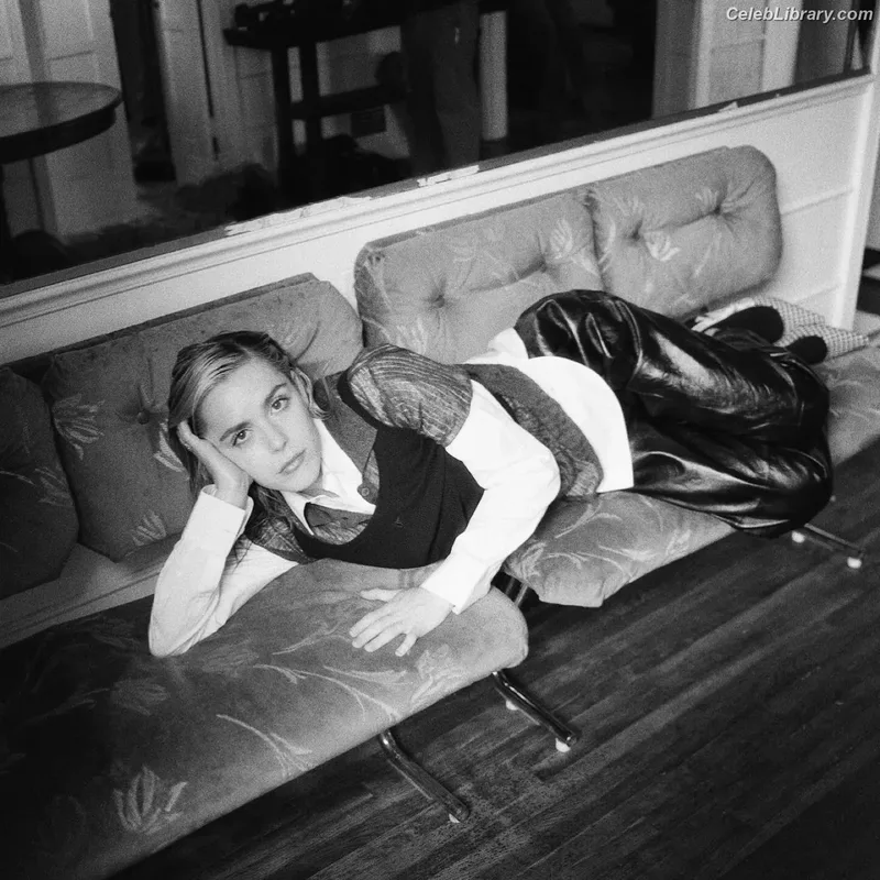 Kiernan Shipka photo 15 of 2601