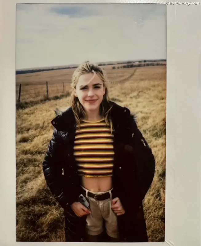 Kiernan Shipka photo 3 of 2601
