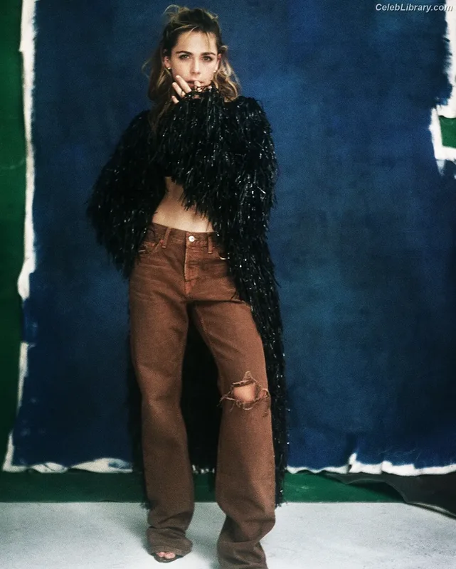 Kiernan Shipka photo 11 of 2601