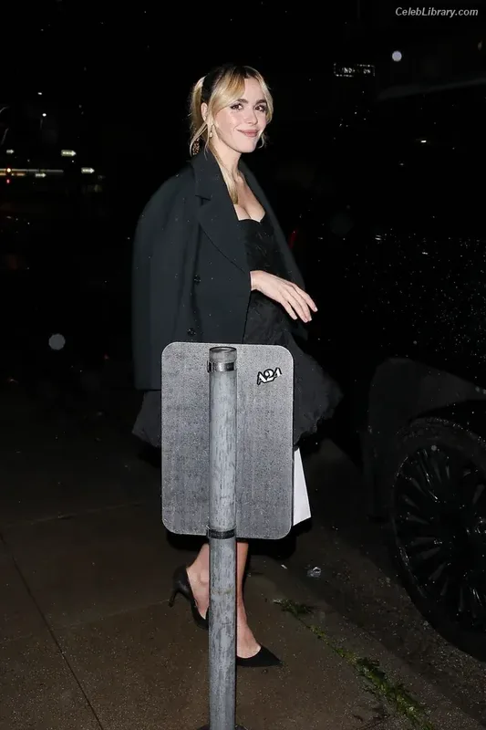 Kiernan Shipka photo 3 of 2601