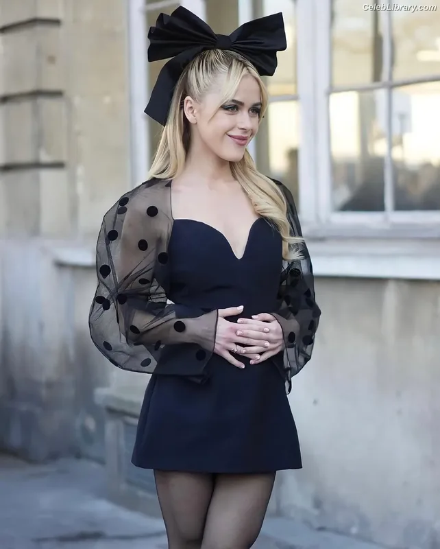 Kiernan Shipka photo 13 of 2601