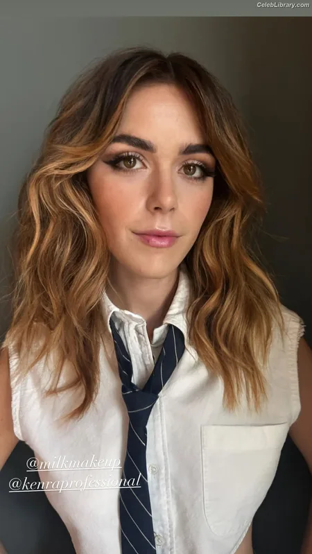 Kiernan Shipka photo 5 of 2601