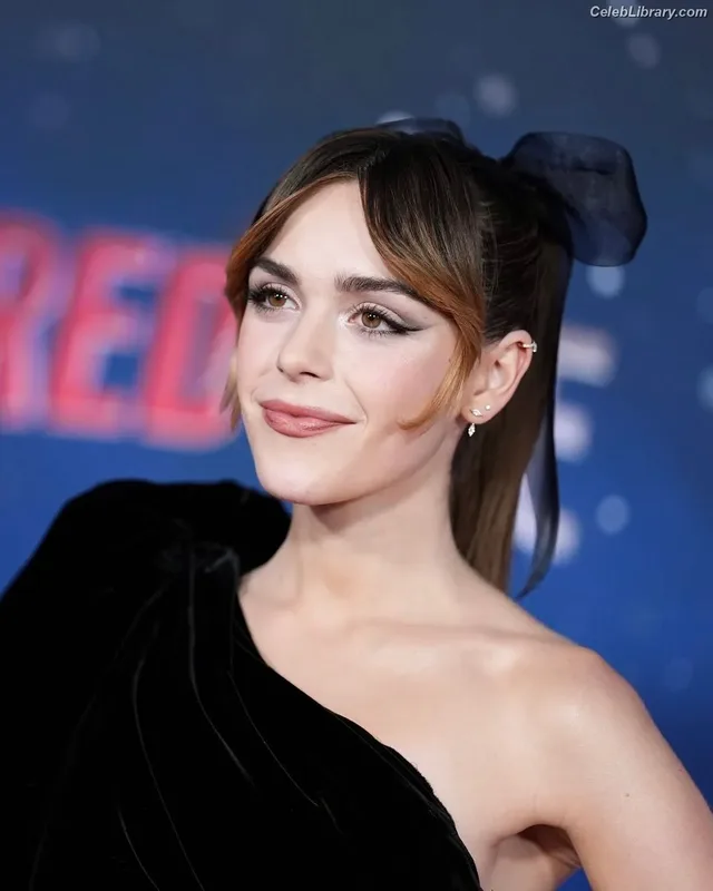 Kiernan Shipka photo 11 of 2601