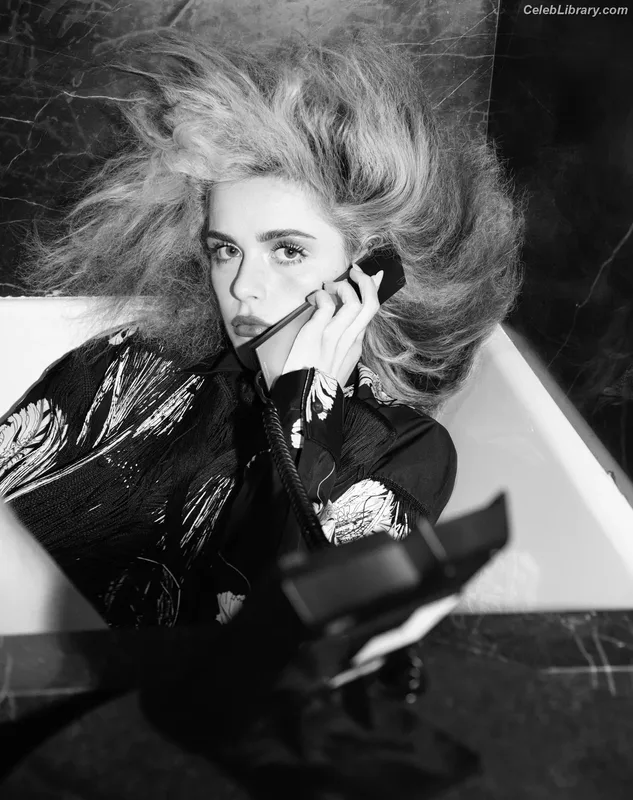 Kiernan Shipka photo 17 of 2601