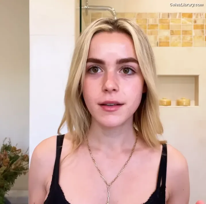 Kiernan Shipka photo 4 of 2601