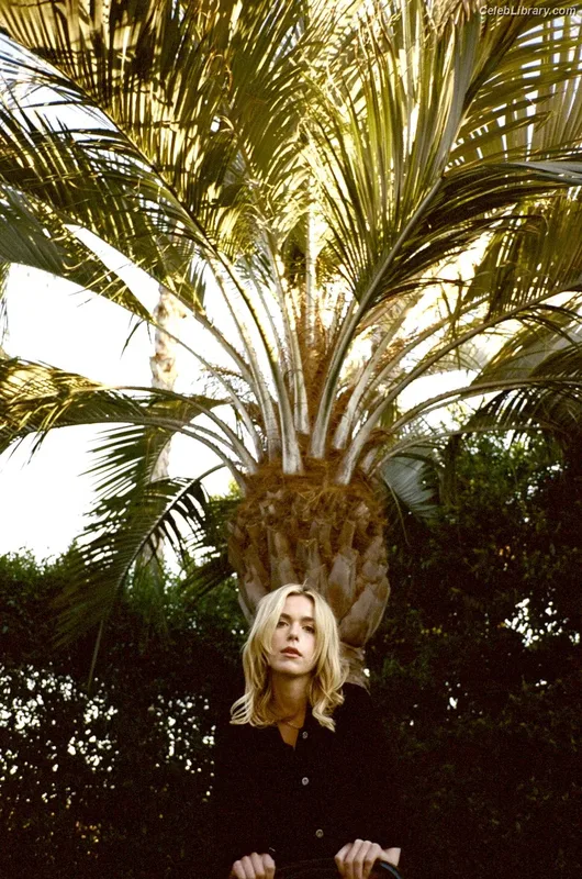 Kiernan Shipka photo 5 of 2601
