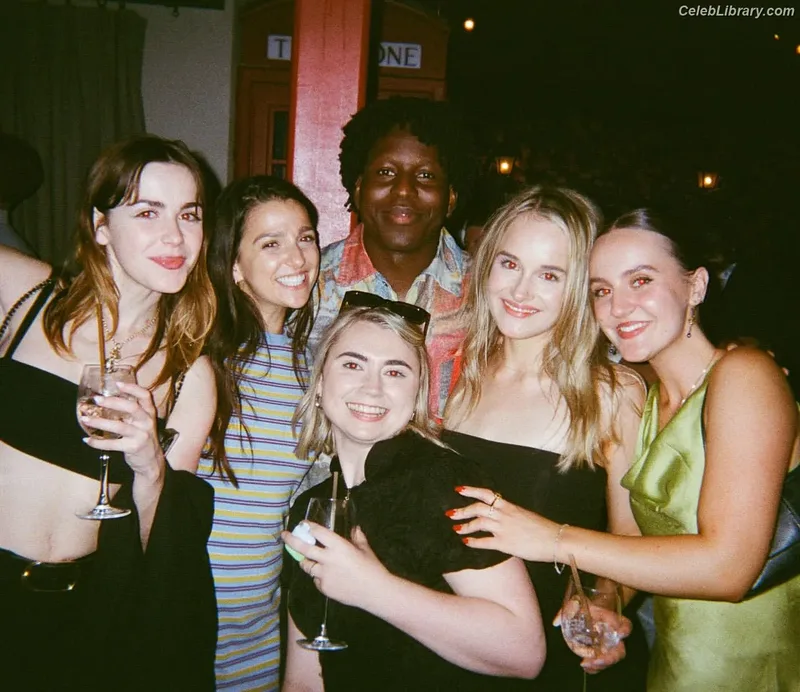 Kiernan Shipka photo 7 of 2601