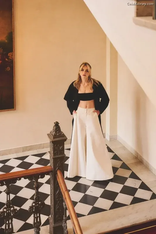 Kiernan Shipka photo 23 of 2601