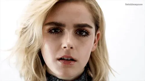 Kiernan Shipka photo 11 of 2601
