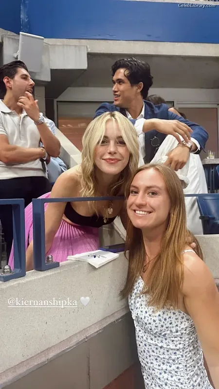 Kiernan Shipka photo 20 of 2601