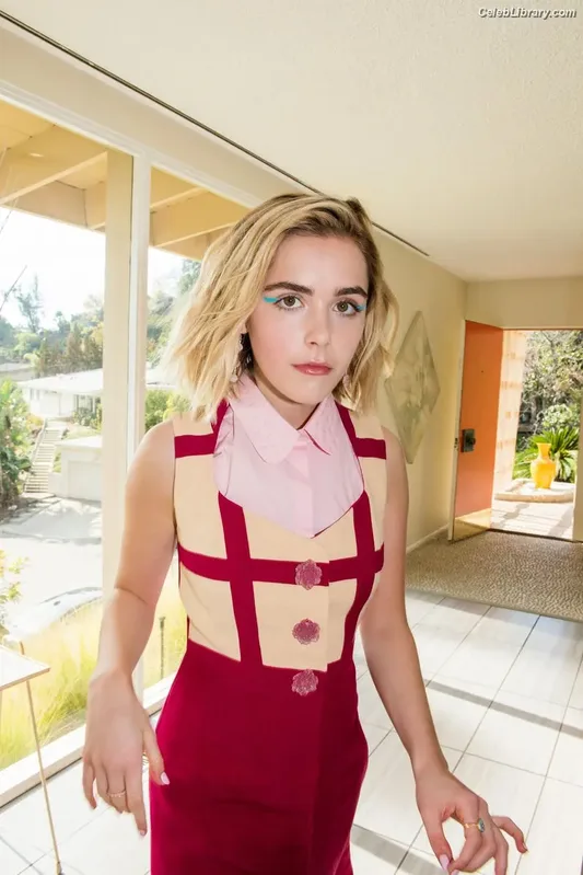 Kiernan Shipka photo 21 of 2601