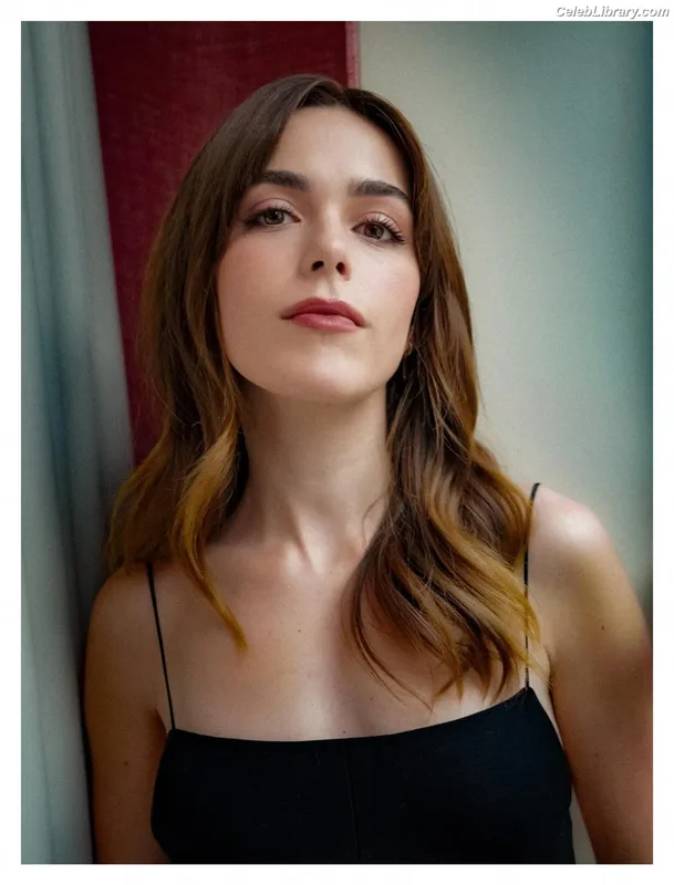 Kiernan Shipka photo 11 of 2601