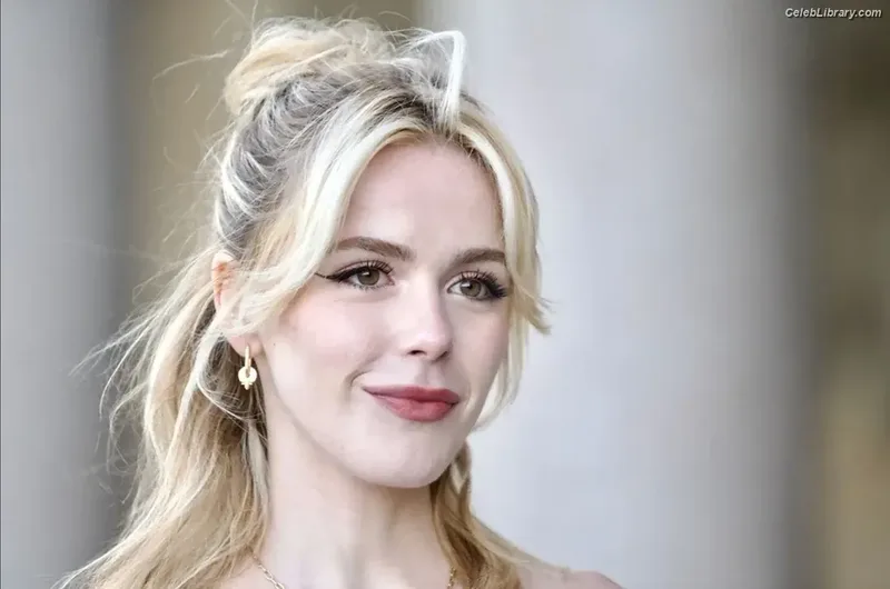 Kiernan Shipka photo 15 of 2601