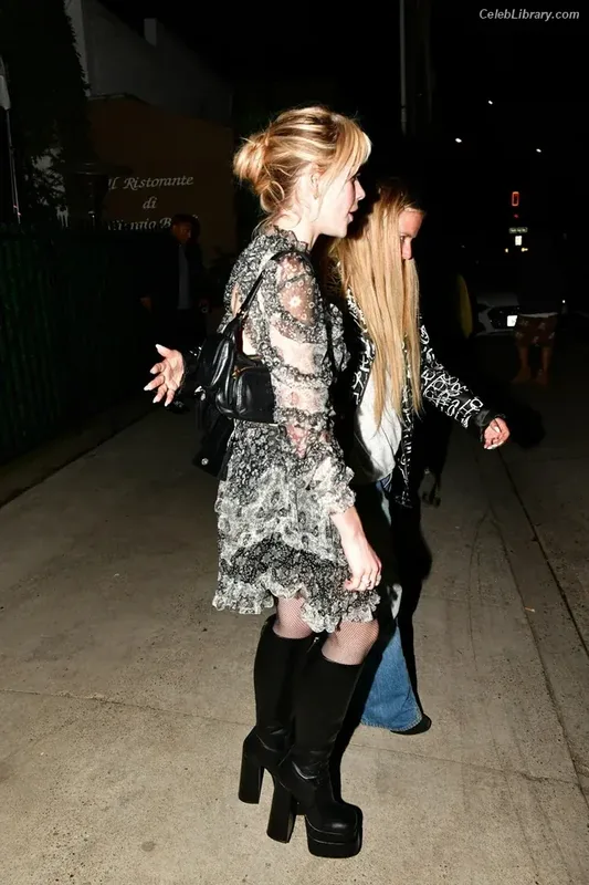 Kiernan Shipka photo 4 of 2601