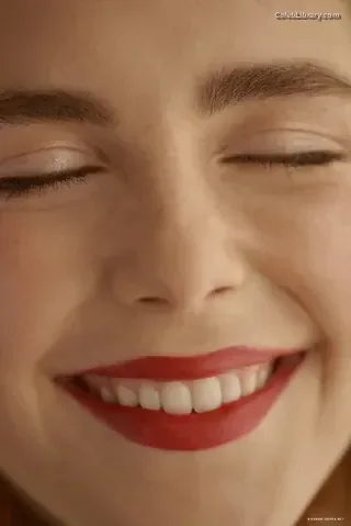 Kiernan Shipka photo 8 of 2601