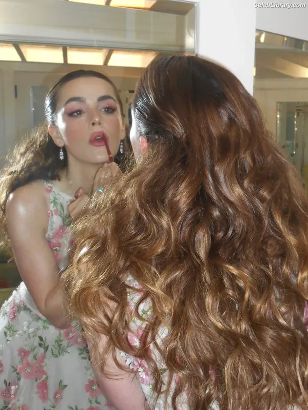 Kiernan Shipka photo 3 of 2601