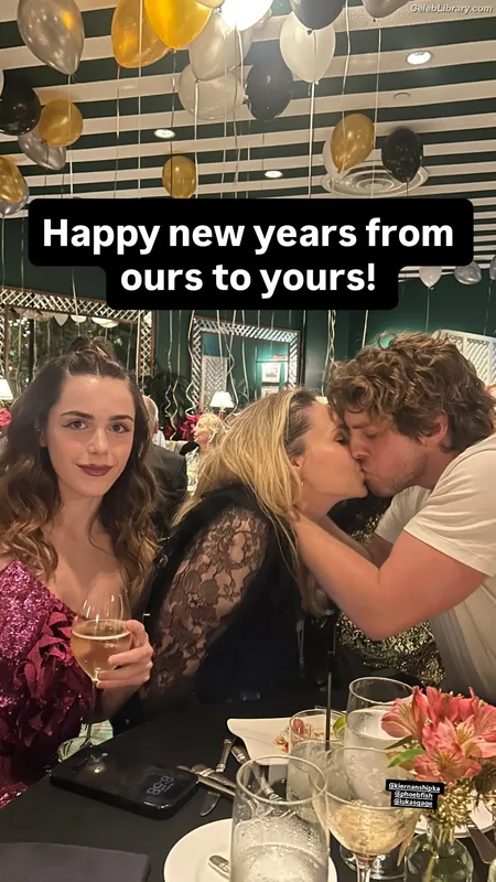 Kiernan Shipka photo 24 of 2601