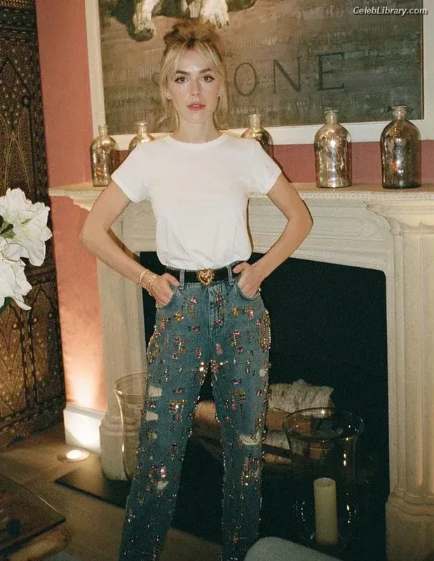 Kiernan Shipka photo 1 of 2601