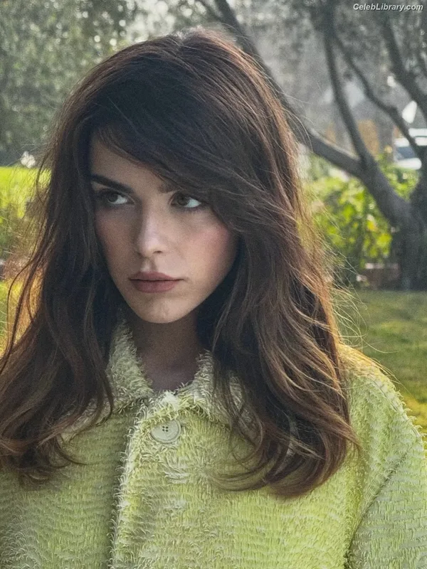 Kiernan Shipka photo 4 of 2601