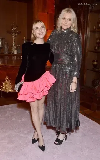 Kiernan Shipka photo 13 of 2601