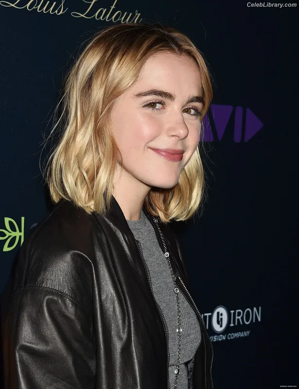Kiernan Shipka photo 1 of 2601